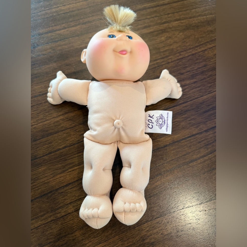 Cabbage Patch Kids Doll Girl 2013 Blonde Hair Blue Eyes Excellent Condition